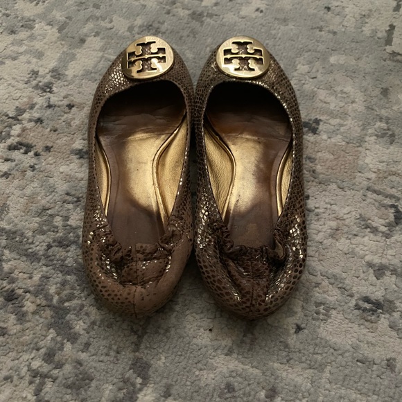Brown and gold mix Tory Burch flats! - Picture 4 of 7
